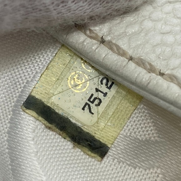 CHANEL White Tote Bag - Picture 13 of 13